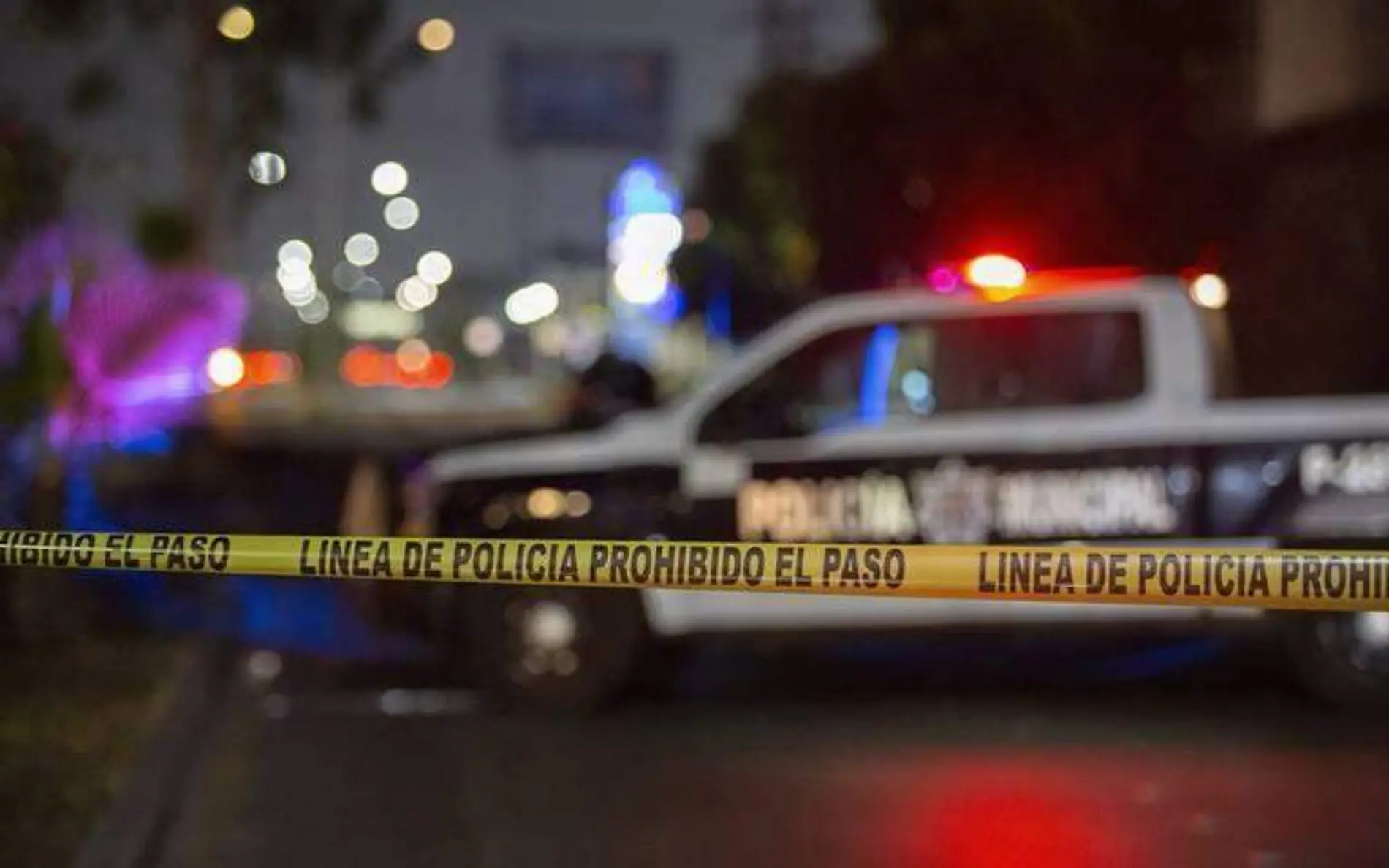 Elementos de la Policía y Semefo en el lugar de los hechos